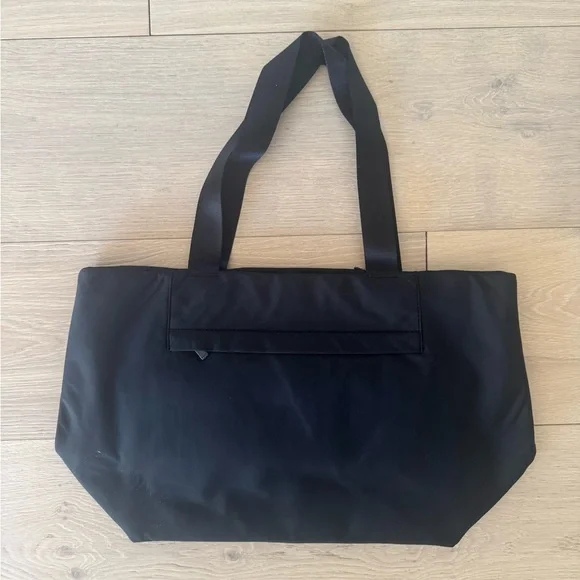 AWAY Featherlight Tote Black - Picture 8 of 13